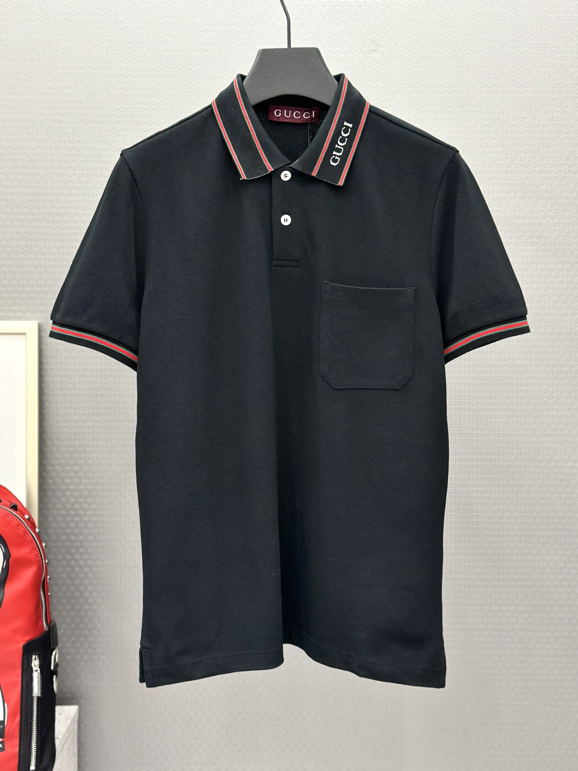 Áo polo Gucci GC logo cổ kẻ viền Đỏ Like Auth 1-1 on web VTN